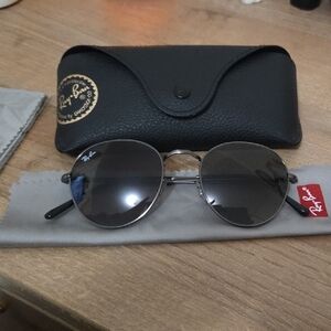 Ray-Ban Silver Round Sunglasses with Black Case
